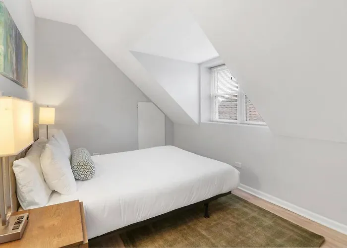 4br Classy & Radiant In Wicker Park - Blackhawk 3f *